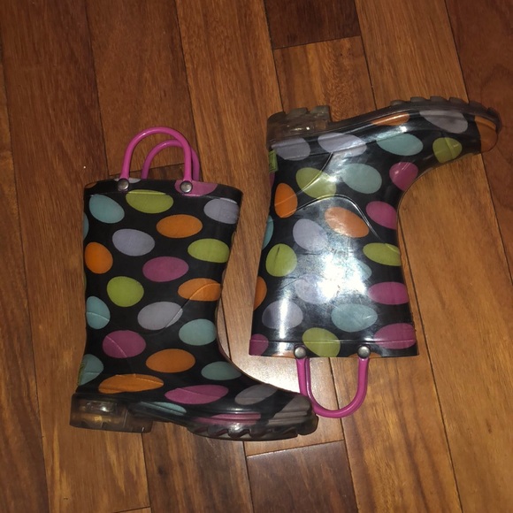 NORDSTROMS Light up rain boots - Picture 4 of 7